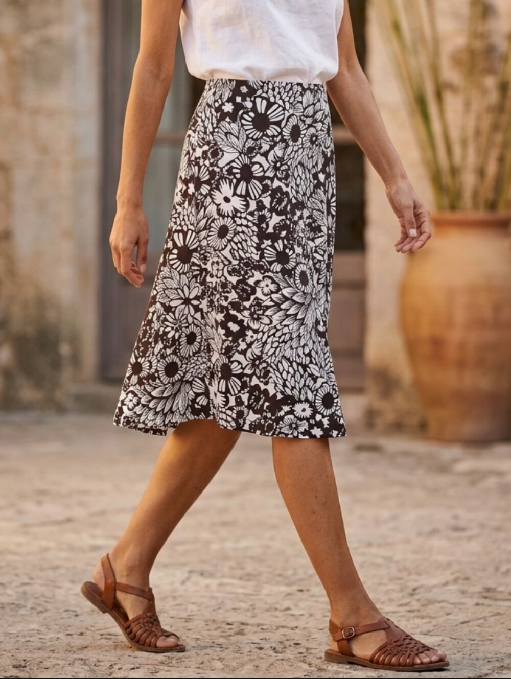 Reitmans Brown & Cream Juniors Floral A-Line Midi Skirt Flowy Size 7